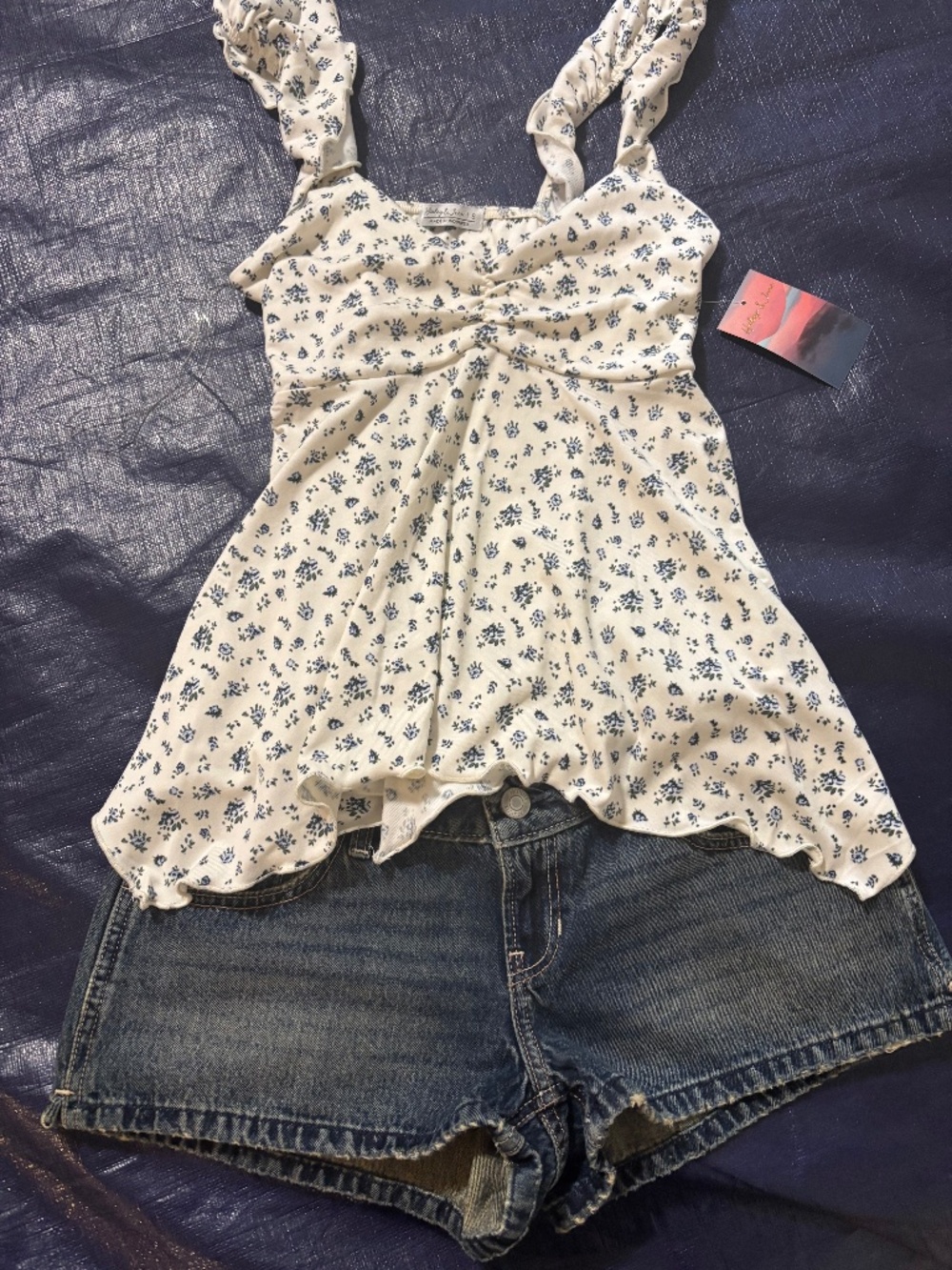 Holster shorts with a flower top